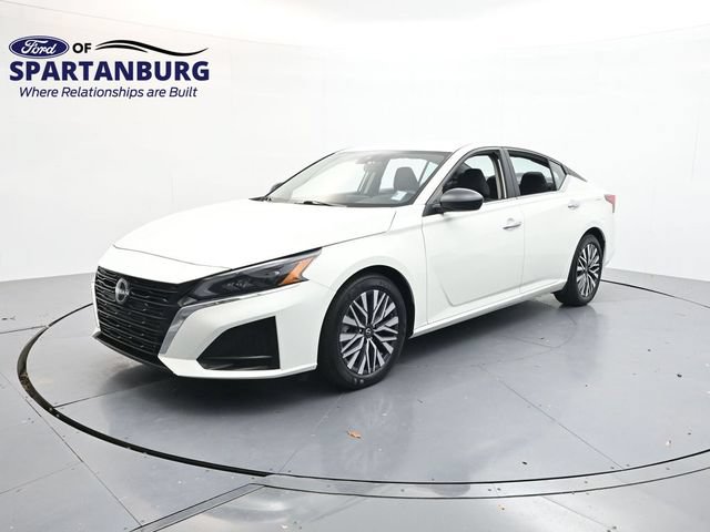 Used 2025 Nissan Altima 2.5 SV FWD image 3