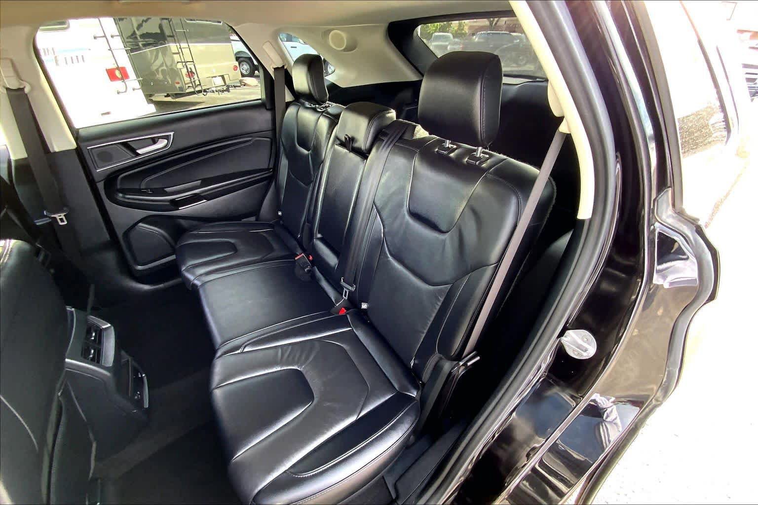 Certified 2022 Ford Edge Titanium AWD/4WD image 19