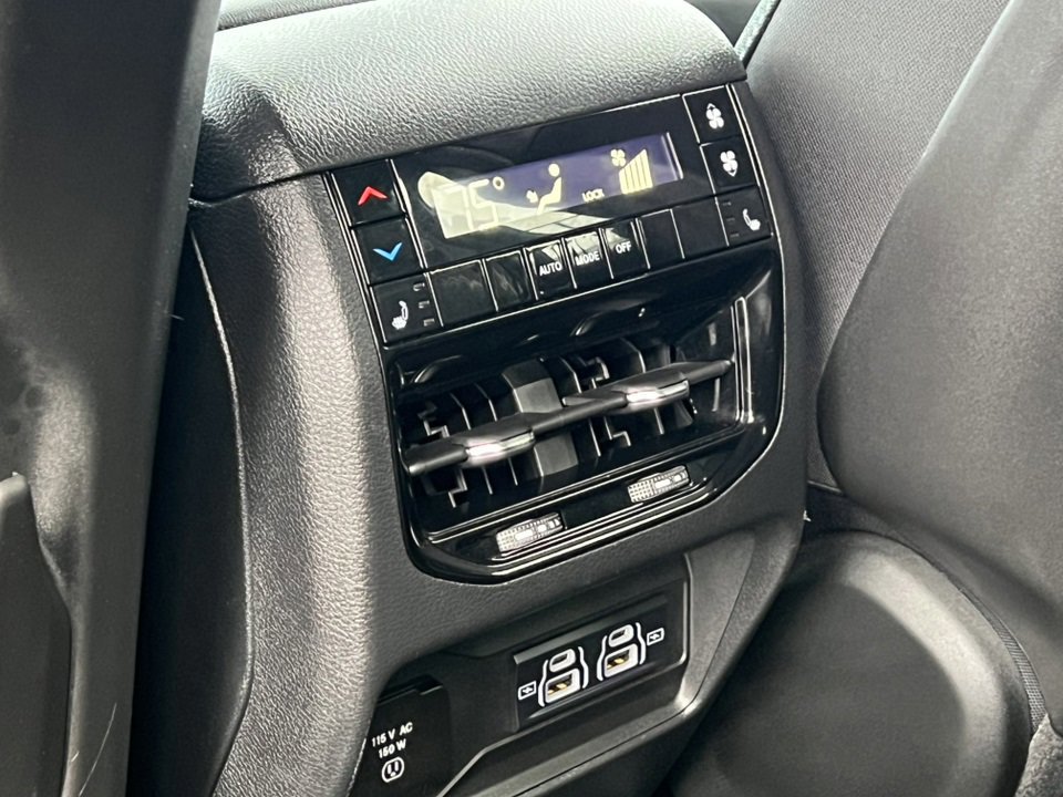 Used 2023 Jeep Grand Cherokee L Limited w/ Trailer Tow Group (B) image 36