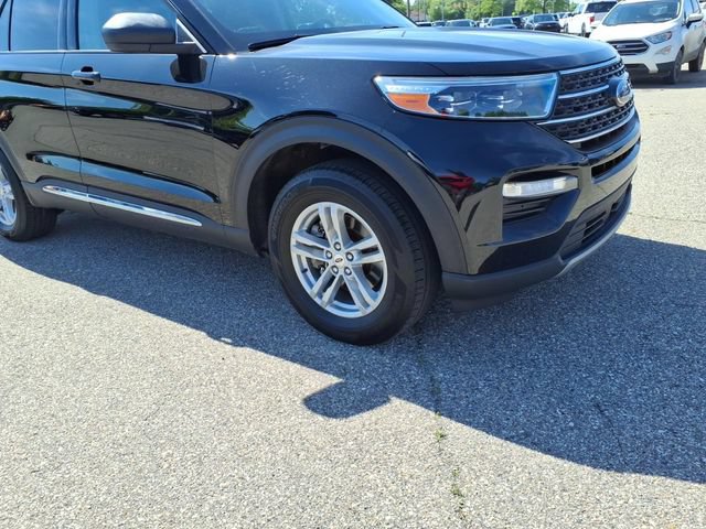 Certified 2023 Ford Explorer XLT w/ Equipment Group 202A AWD/4WD image 4