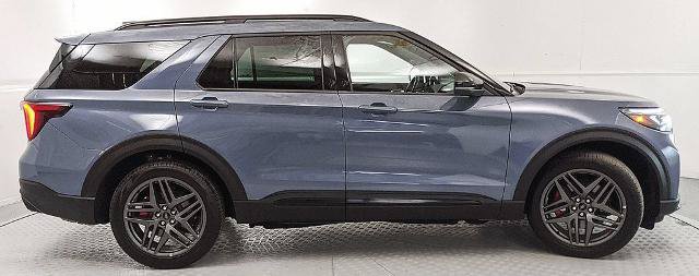 Certified 2025 Ford Explorer ST RWD image 2