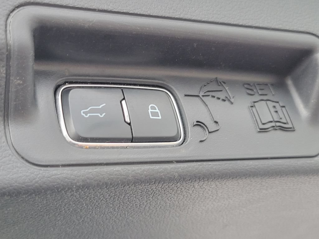 Certified 2024 Ford Explorer Limited w/ Equipment Group 301A AWD/4WD image 34