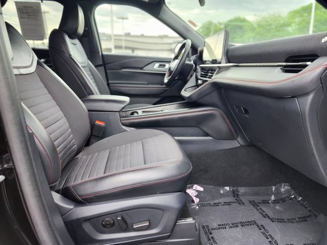 Certified 2025 Ford Explorer ST-Line w/ Premium Package AWD/4WD image 11