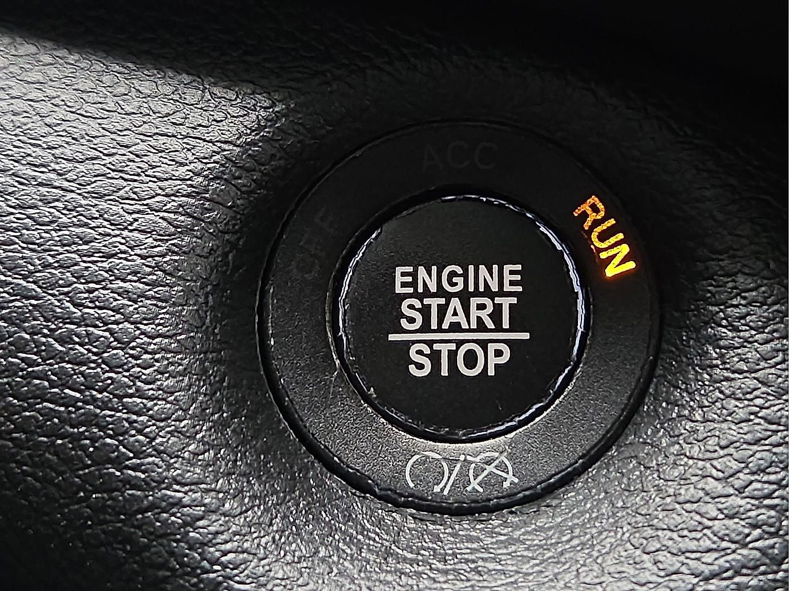 Used 2020 Jeep Cherokee Latitude Plus w/ Cold Weather Group image 19