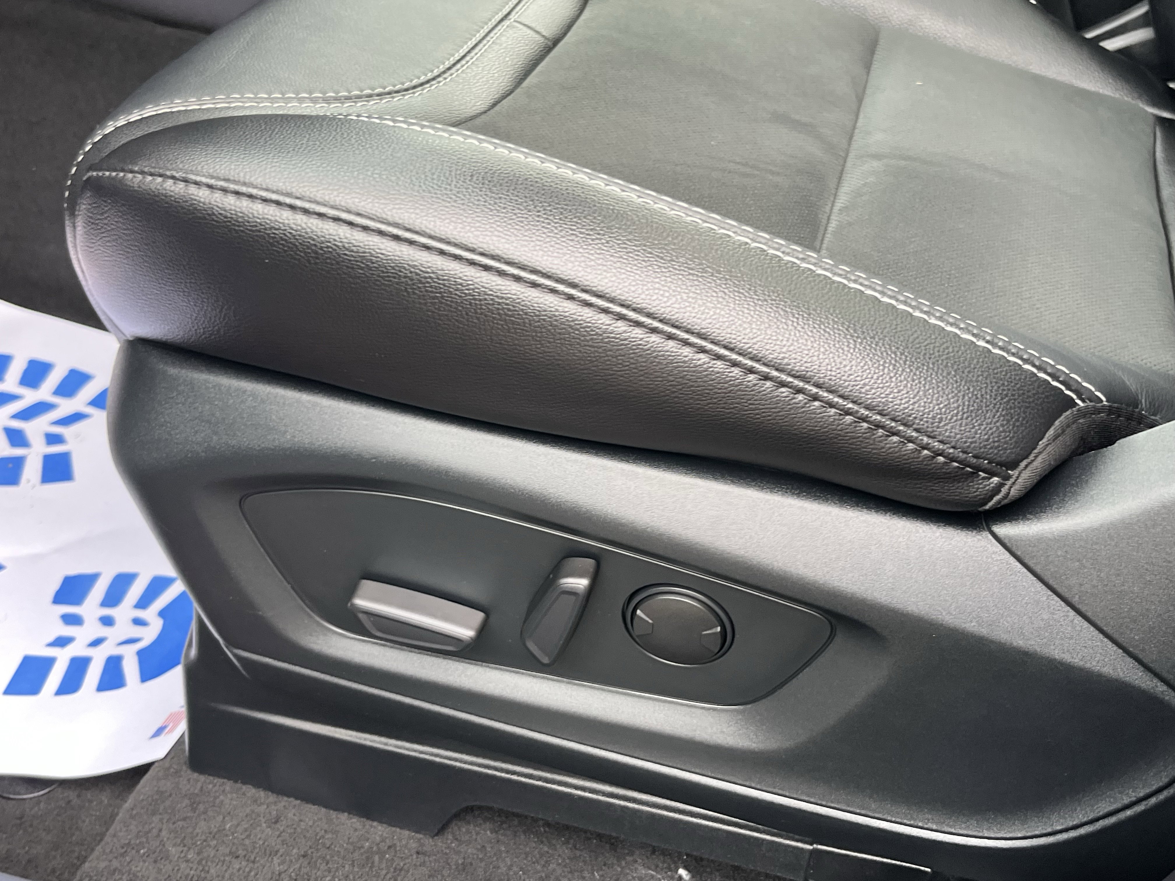 Certified 2022 Ford Explorer ST image 13