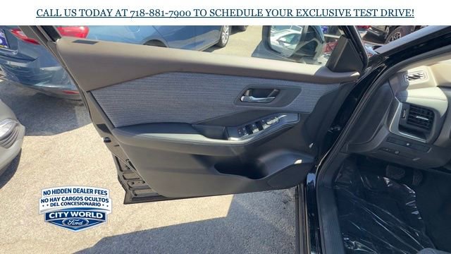 Used 2023 Nissan Rogue SV AWD/4WD image 6