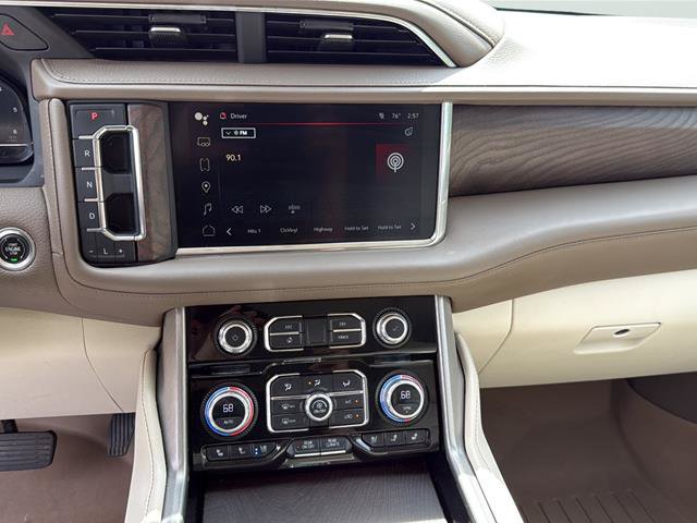Used 2023 GMC Yukon XL Denali AWD/4WD image 18
