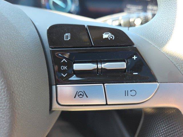 Used 2024 Hyundai Elantra Blue FWD image 42