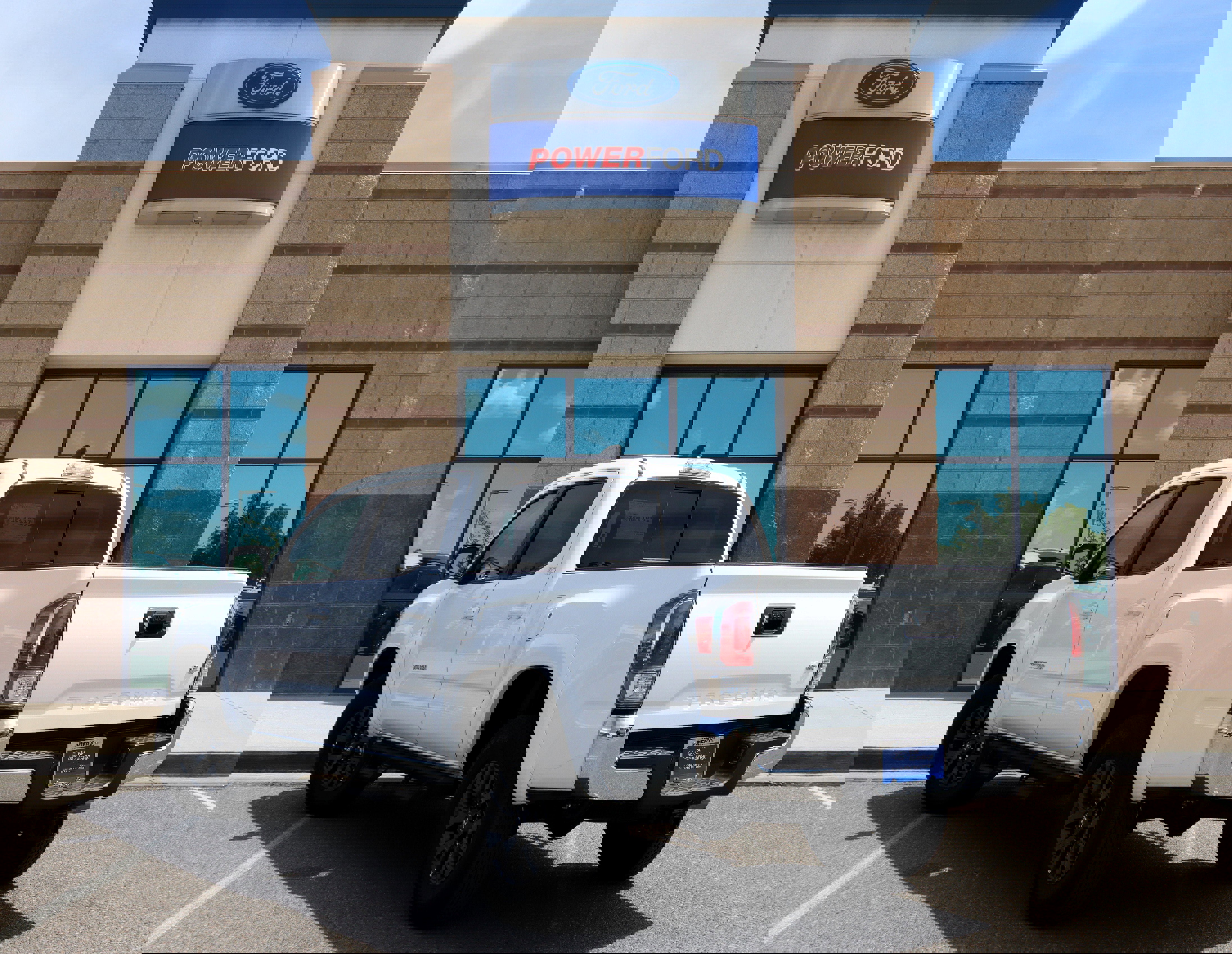 Used 2023 Toyota Tacoma SR5 RWD image 3