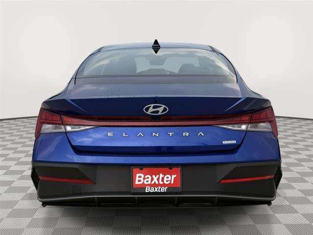 Used 2025 Hyundai Elantra Hybrid FWD image 6