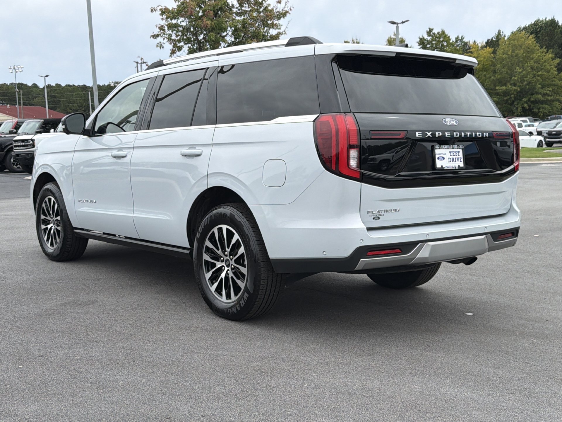 Certified 2025 Ford Expedition Platinum AWD/4WD image 29