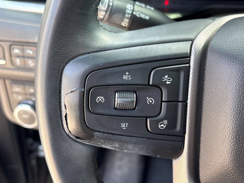 Used 2023 GMC Yukon XL Denali AWD/4WD image 17