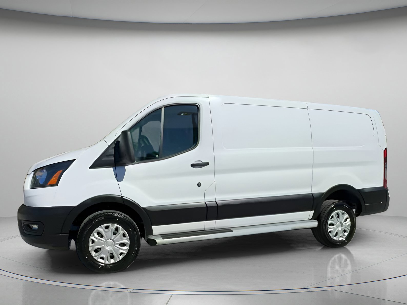 Certified 2024 Ford Transit 250 w/ Exterior Upgrade Package image 7