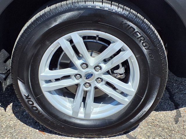 Certified 2024 Ford Explorer XLT w/ Equipment Group 202A AWD/4WD image 32