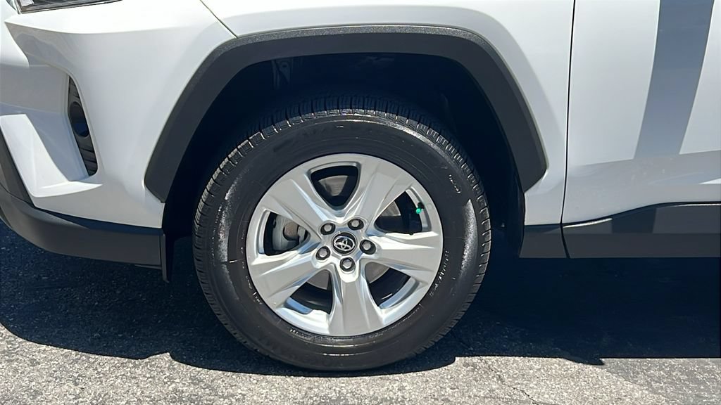 Used 2021 Toyota RAV4 XLE w/ Convenience Package AWD/4WD image 5