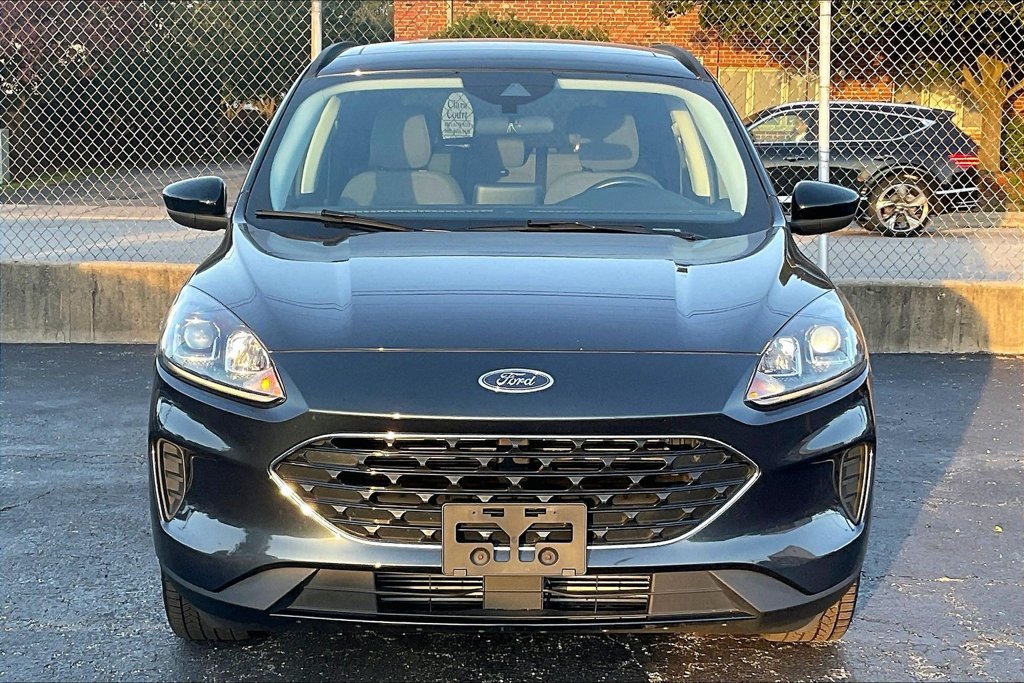 Certified 2022 Ford Escape SE w/ SE Sport Appearance Package AWD/4WD image 2