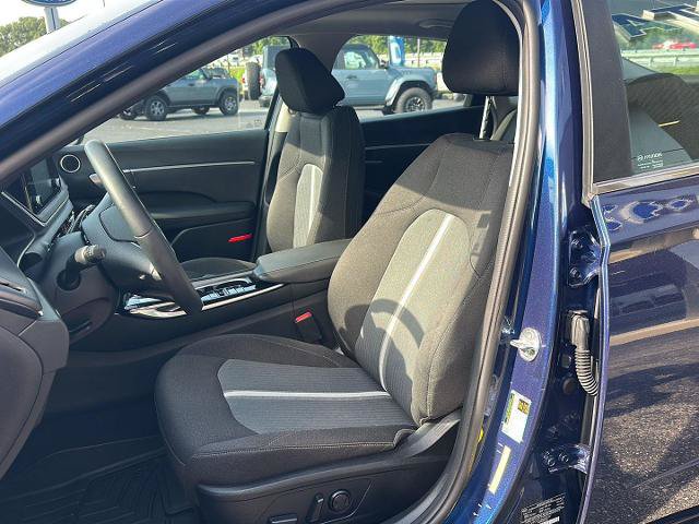 Used 2021 Hyundai Sonata SEL w/ Convenience Package FWD image 12
