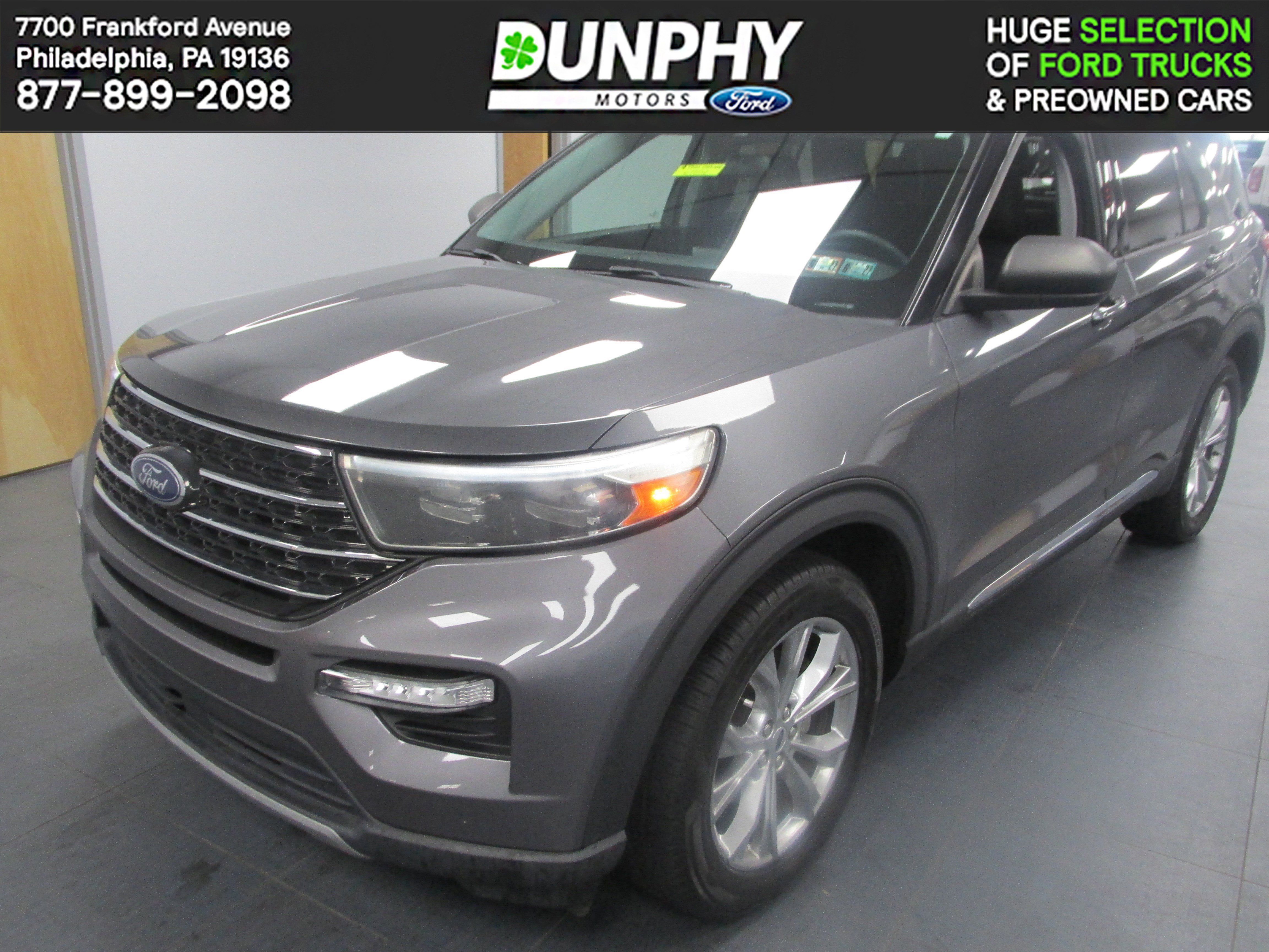 Certified 2021 Ford Explorer XLT w/ Equipment Group 202A AWD/4WD image 1