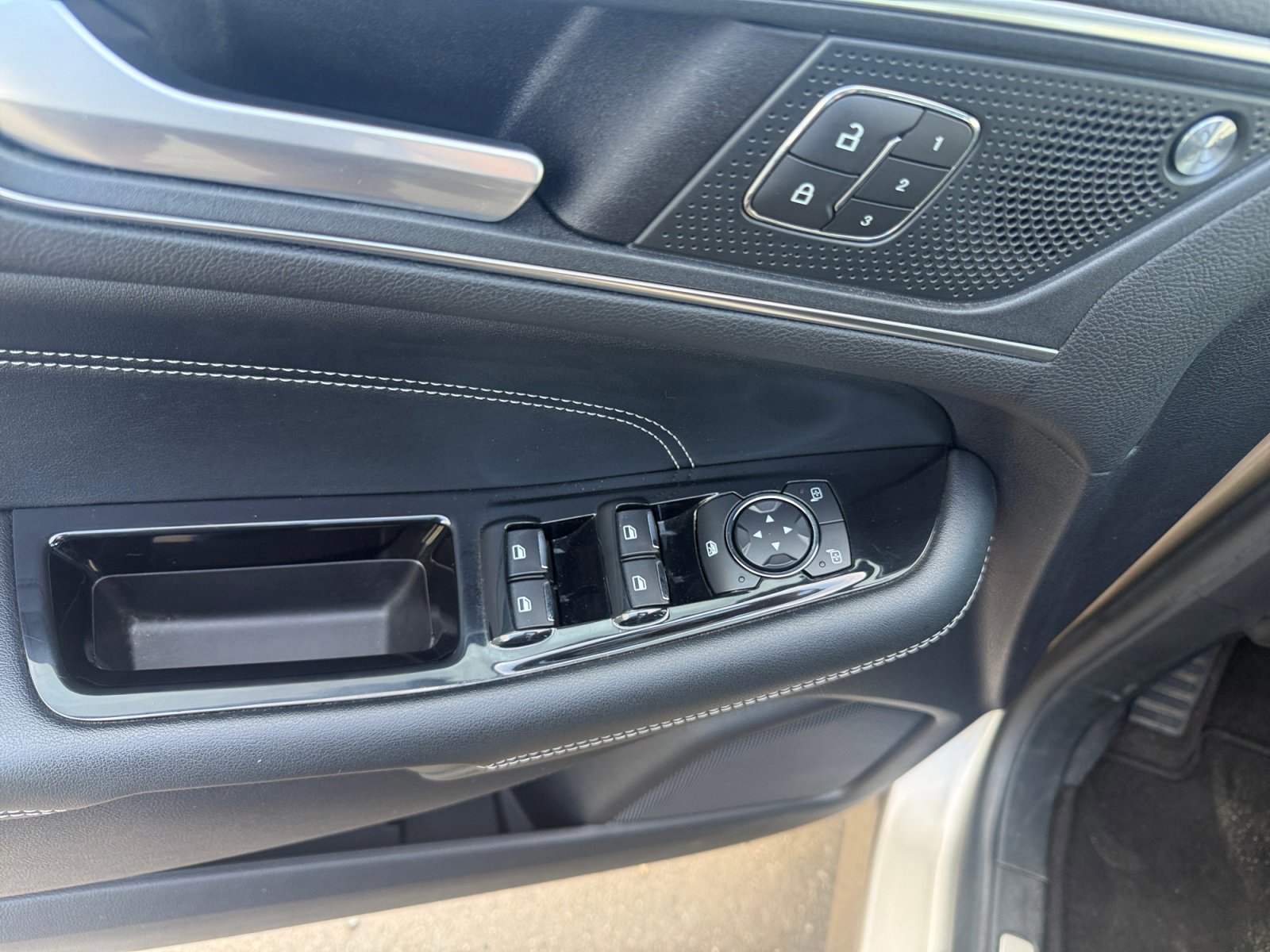 Certified 2020 Ford Edge Titanium image 13