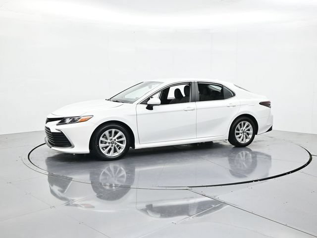 Used 2024 Toyota Camry LE FWD image 5