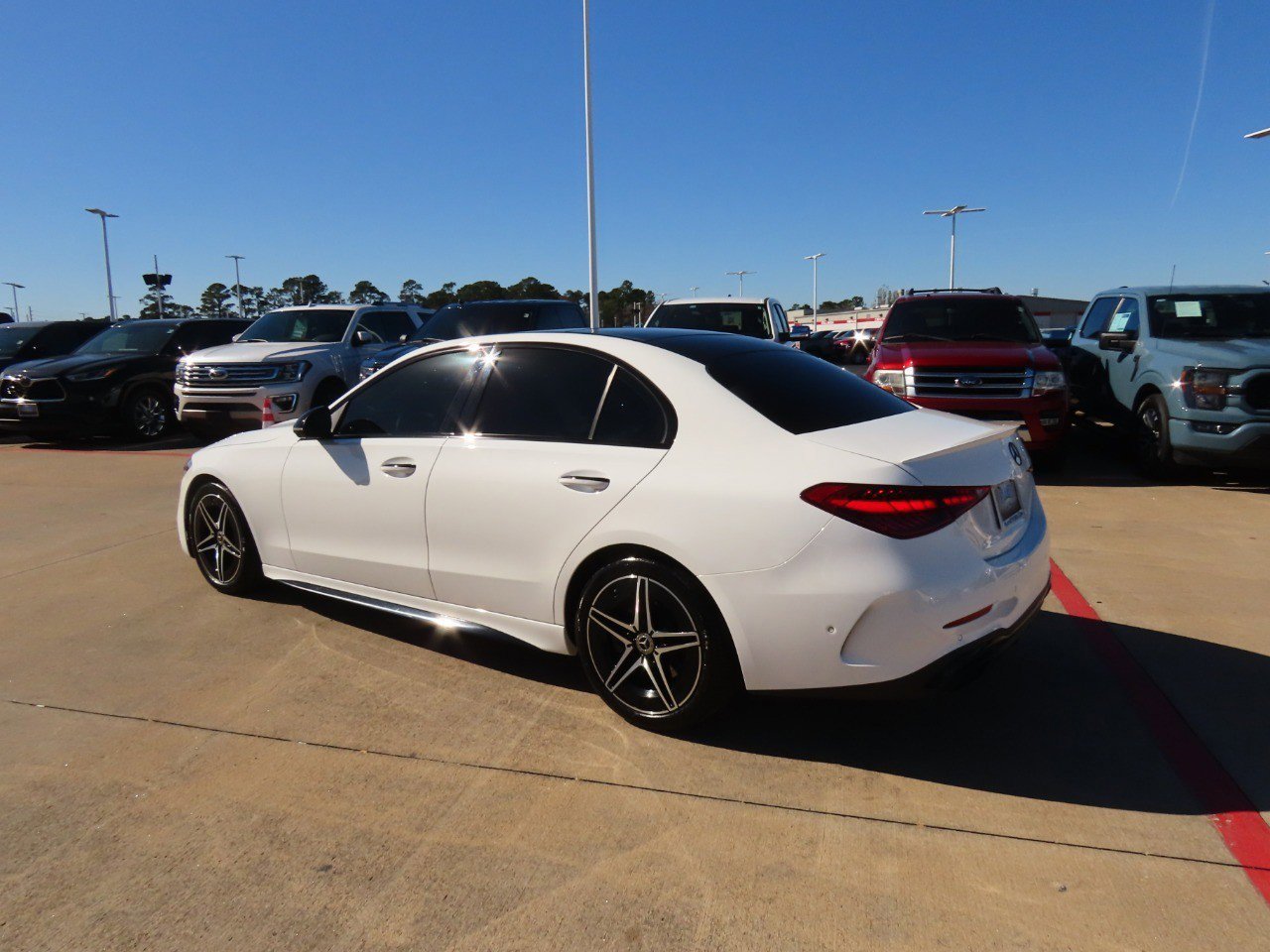 Used 2022 Mercedes-Benz C 300 4MATIC Sedan image 3