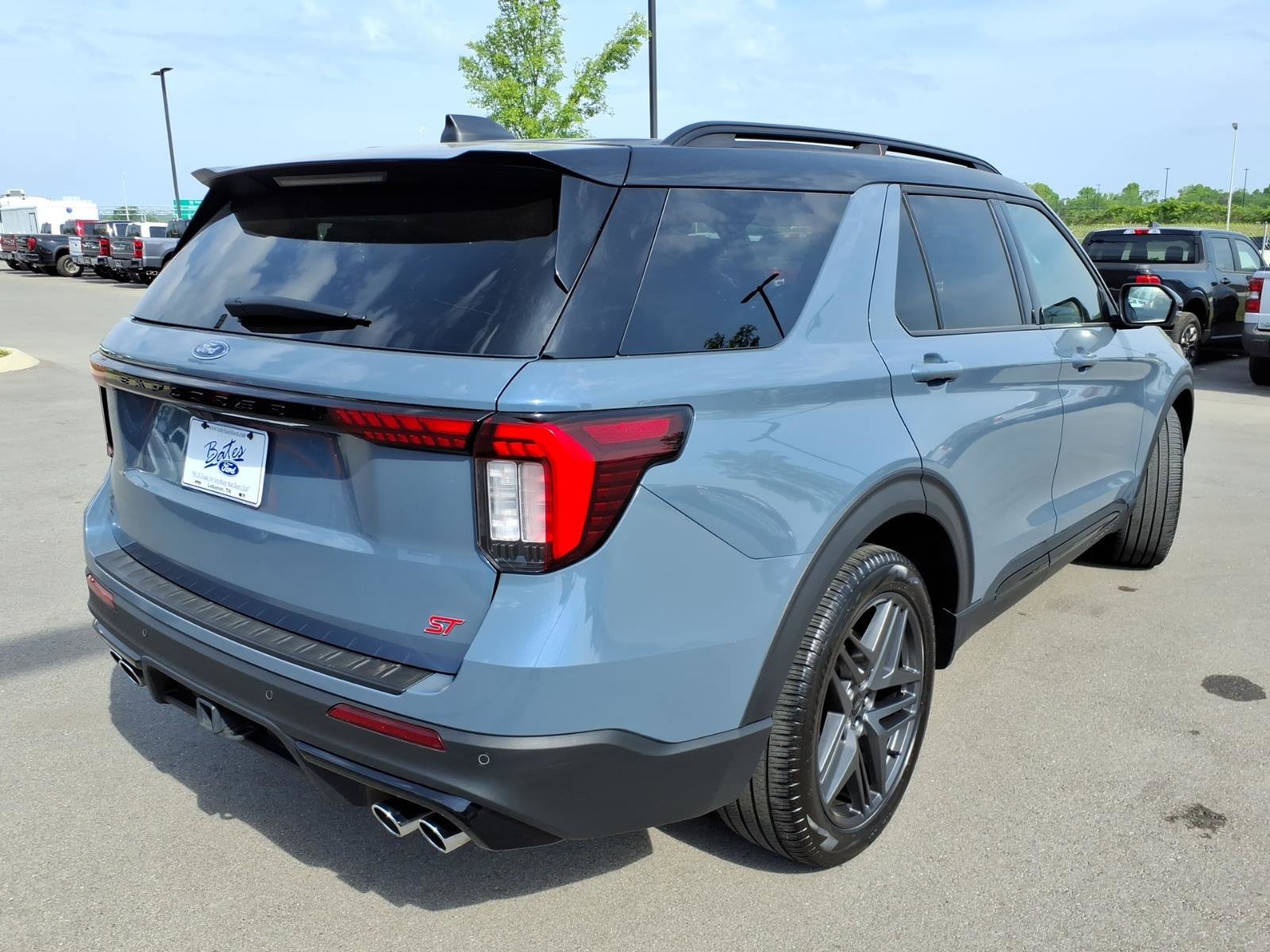 Certified 2025 Ford Explorer ST AWD/4WD image 3