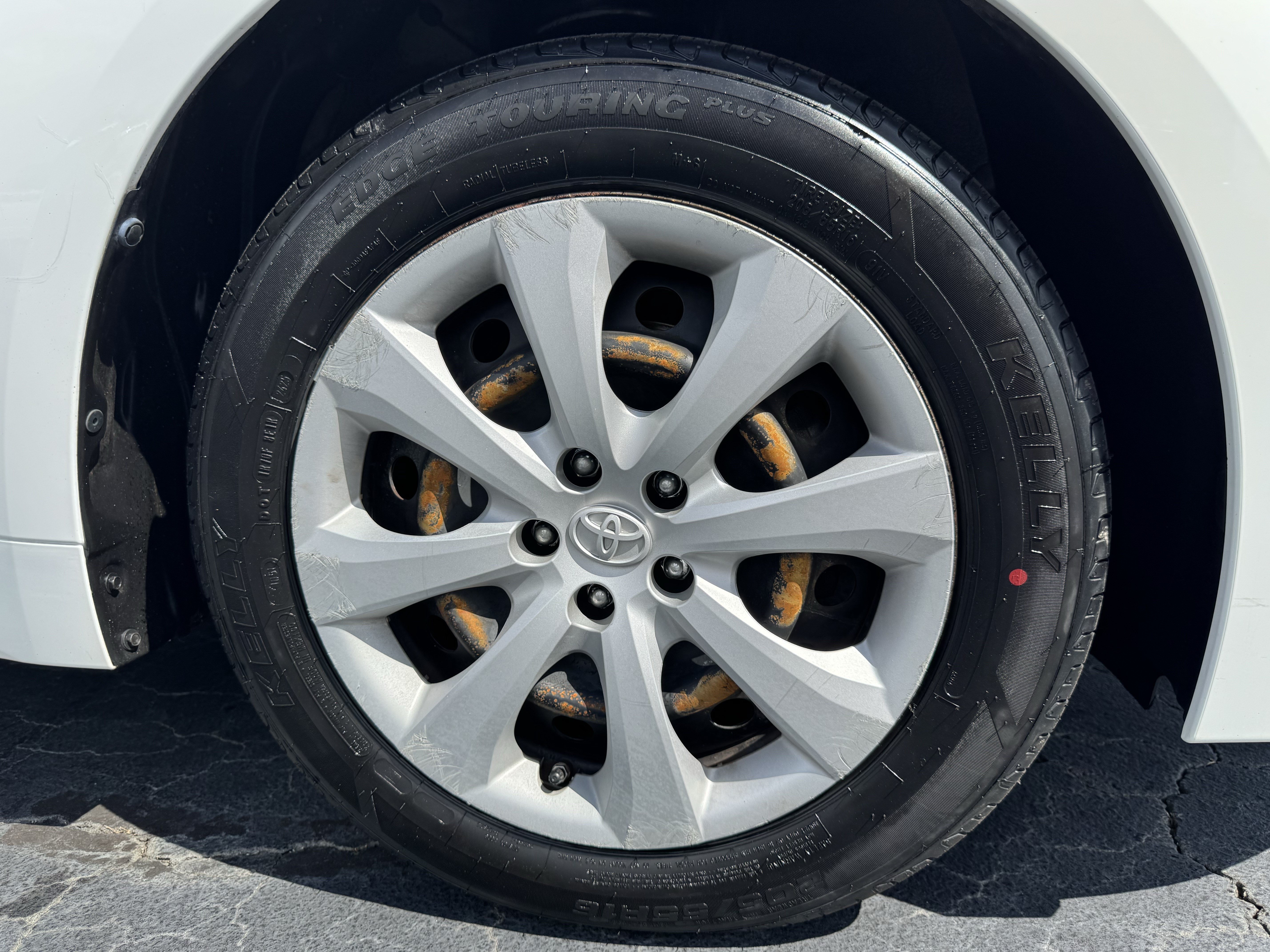 Used 2022 Toyota Corolla LE FWD image 13