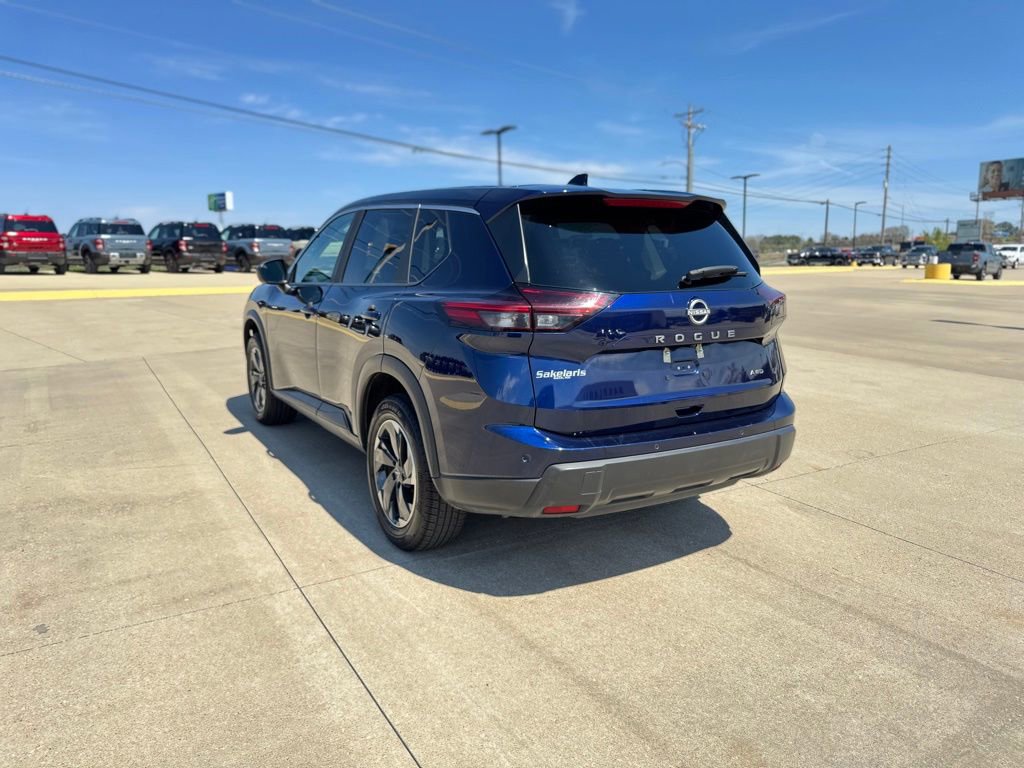 Used 2025 Nissan Rogue SV AWD/4WD image 7