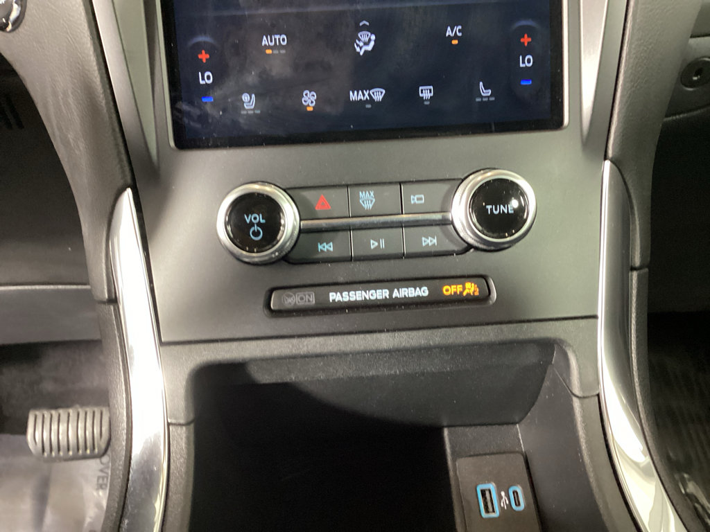 Certified 2024 Ford Edge Titanium AWD/4WD image 25
