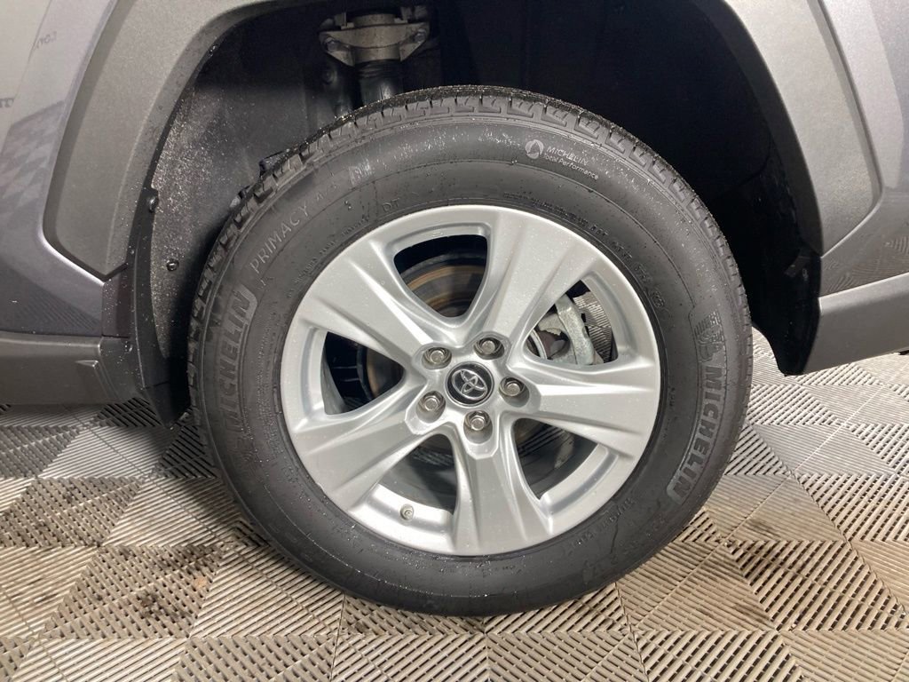 Used 2019 Toyota RAV4 LE w/ Carpet Mat Package image 24