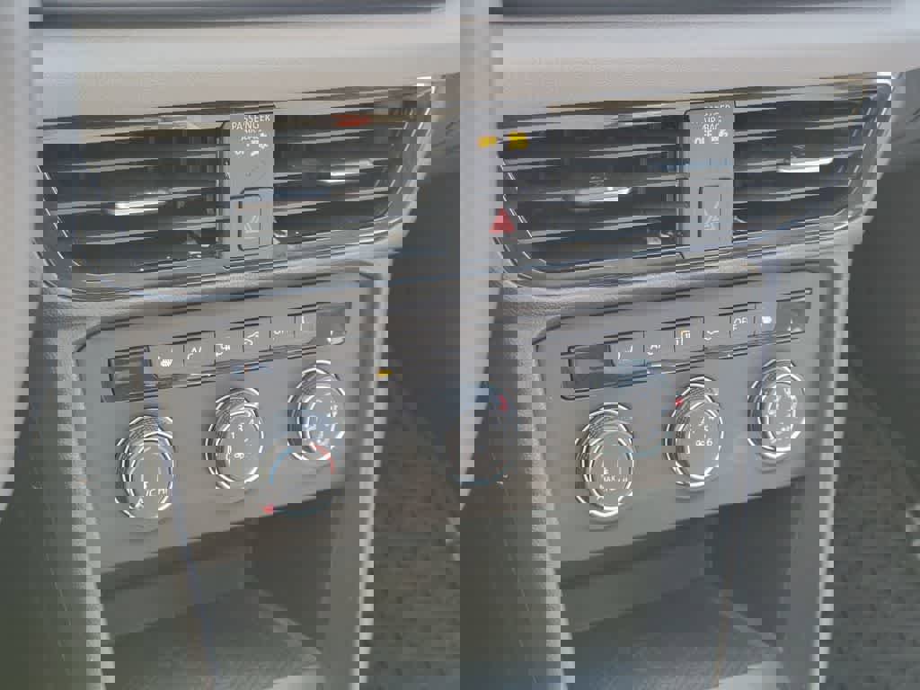 Used 2022 Volkswagen Taos SE FWD image 24