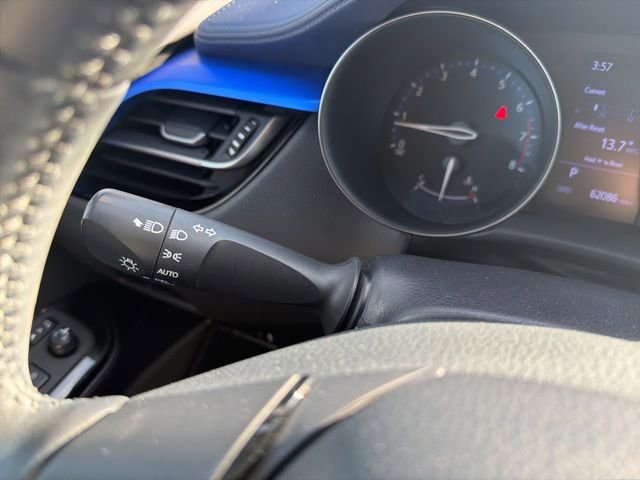 Used 2020 Toyota C-HR XLE image 33