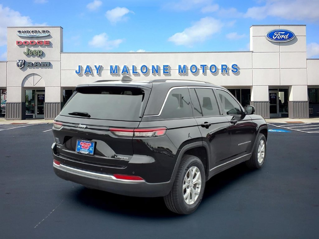 Used 2023 Jeep Grand Cherokee Limited w/ Trailer Tow Package AWD/4WD image 3