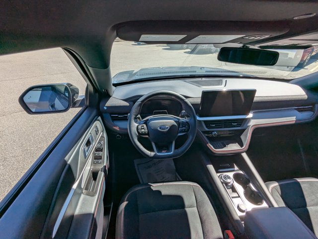 Certified 2025 Ford Explorer ST image 33