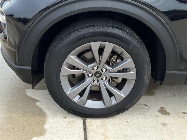 Certified 2022 Ford Explorer XLT w/ Equipment Group 202A image 9