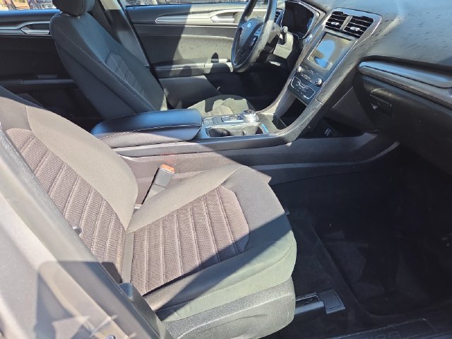 Certified 2020 Ford Fusion SE FWD image 29