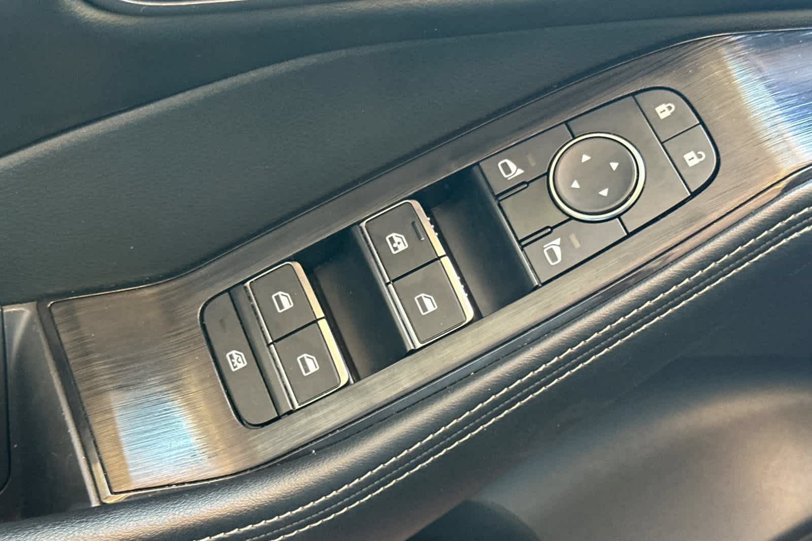 Used 2023 Nissan Rogue SL FWD image 14
