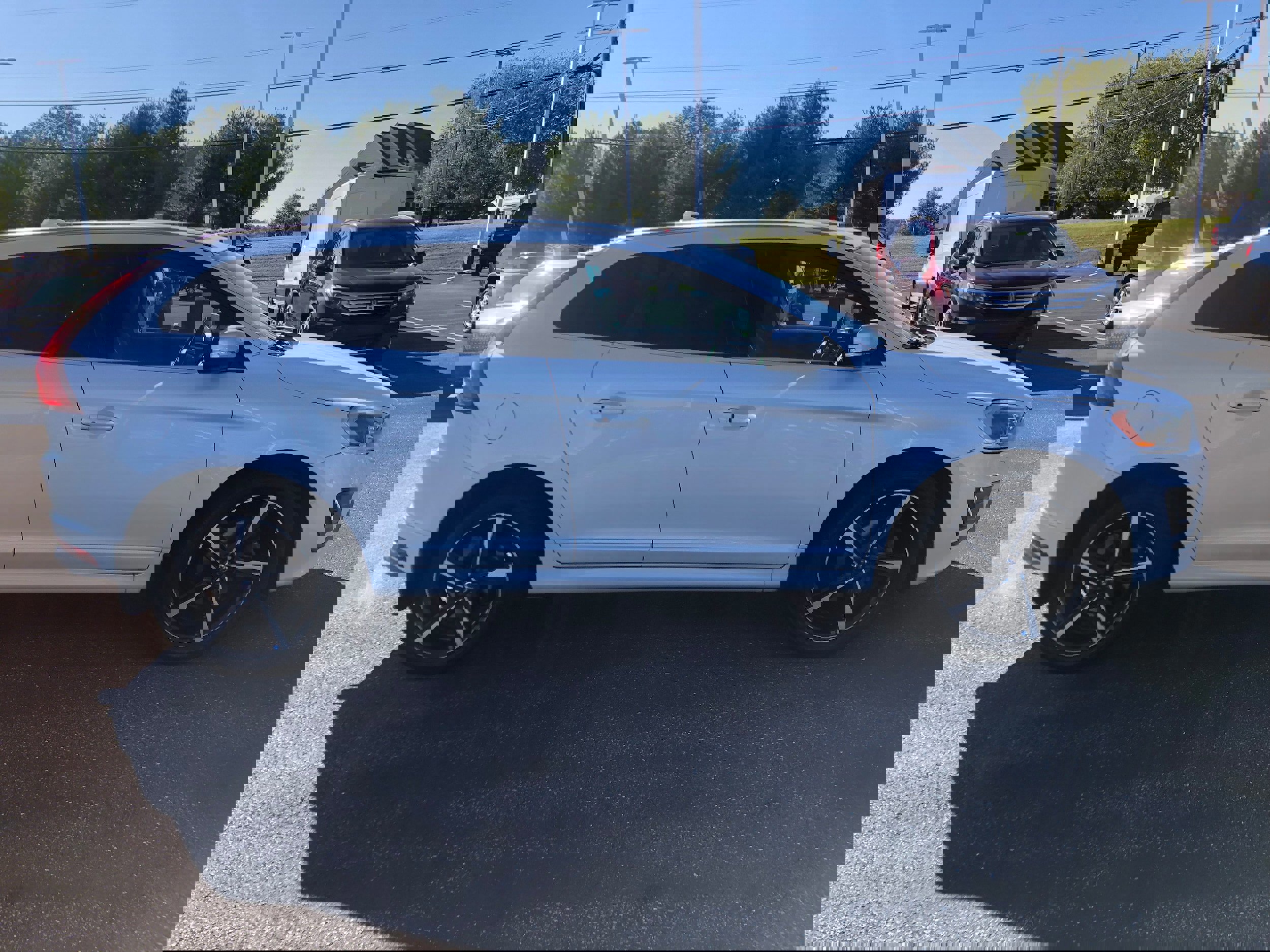 Used 2016 Volvo XC60 T6 R-Design Platinum w/ Climate Package video 2