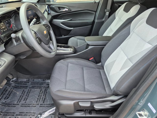 Used 2026 Chevrolet Trax LS FWD image 12