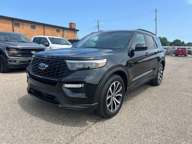 Certified 2024 Ford Explorer ST-Line w/ Class IV Trailer Tow Package AWD/4WD image 31