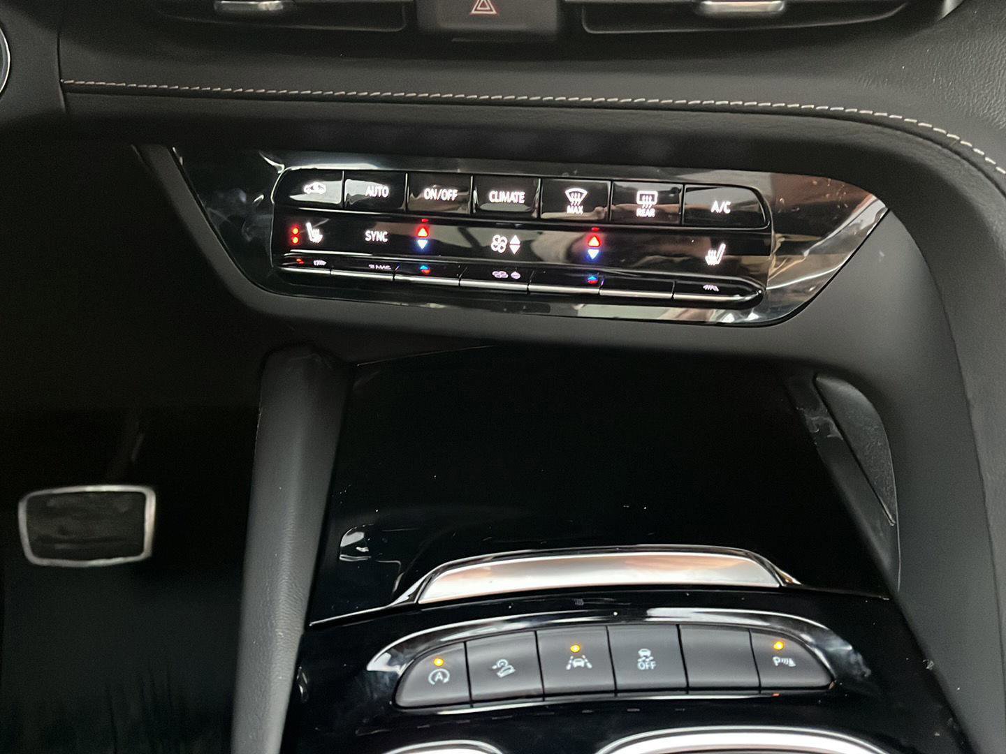 Used 2023 Buick Envision Essence w/ Sport Touring Package image 26