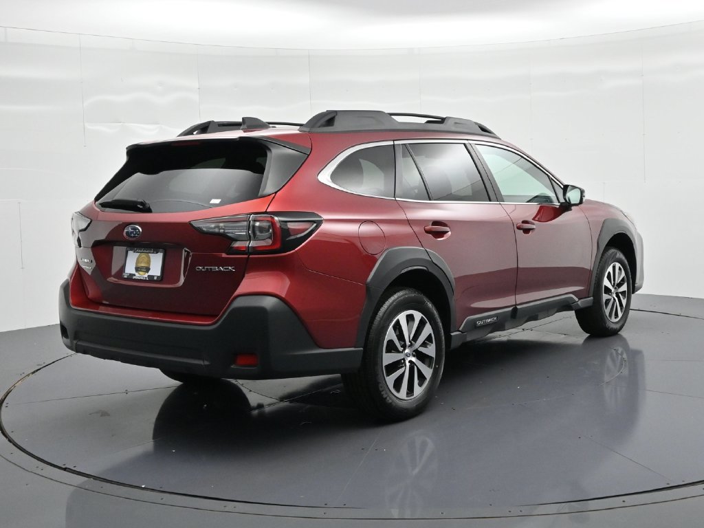 Used 2025 Subaru Outback Premium AWD/4WD image 6