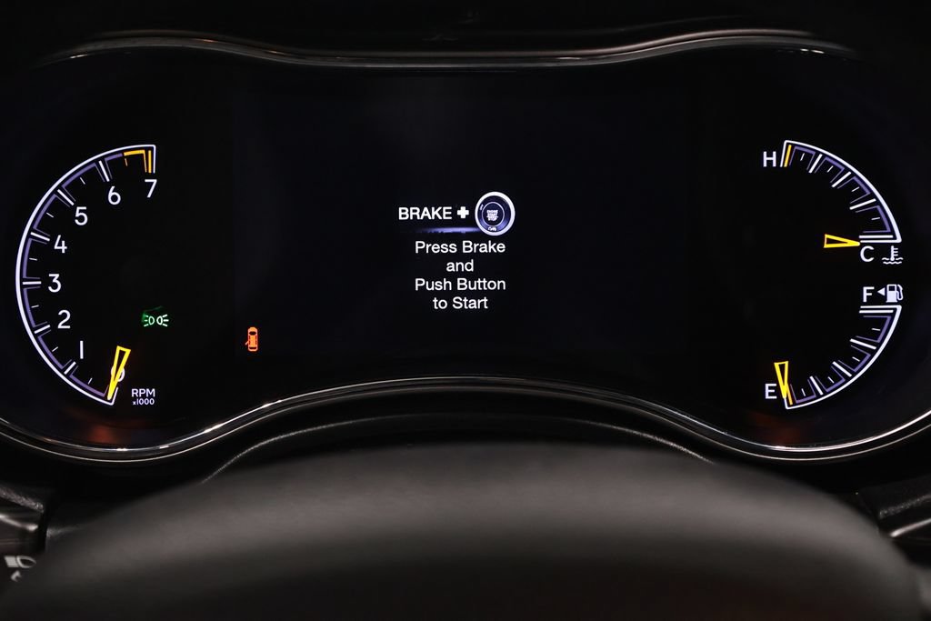 Used 2020 Jeep Grand Cherokee Altitude AWD/4WD image 21