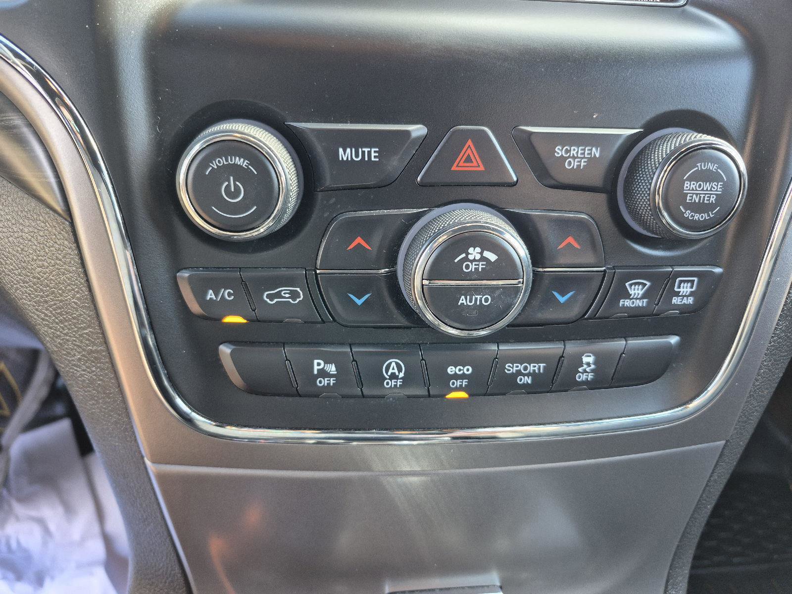 Used 2019 Jeep Grand Cherokee Laredo image 20