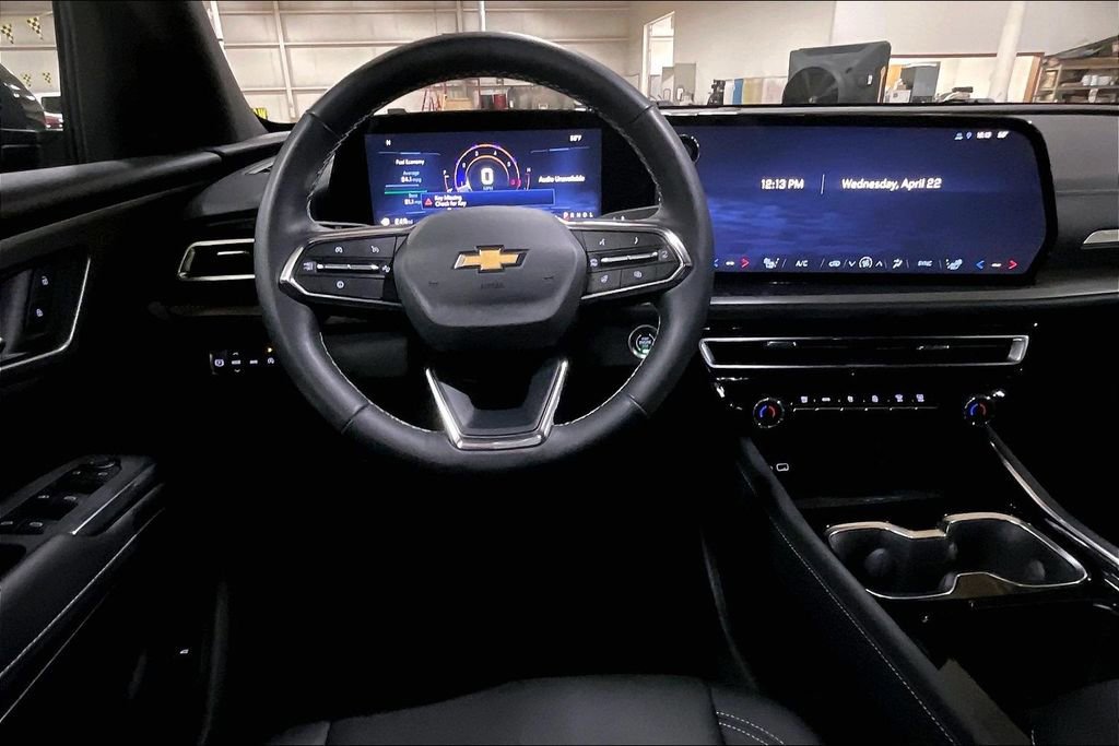 Used 2025 Chevrolet Traverse LT AWD/4WD image 7