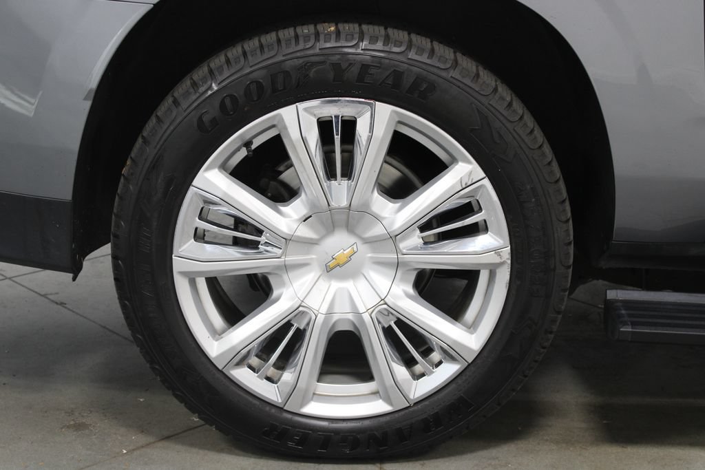Used 2021 Chevrolet Suburban High Country RWD image 17
