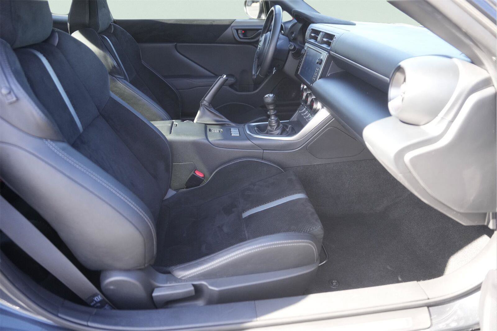 Used 2023 Toyota GR86 Premium RWD image 14
