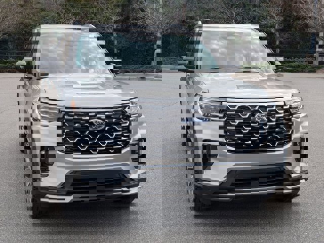 Certified 2025 Ford Explorer Platinum w/ Ultimate Package image 7