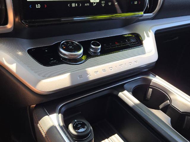 Certified 2025 Ford Expedition Active AWD/4WD image 25