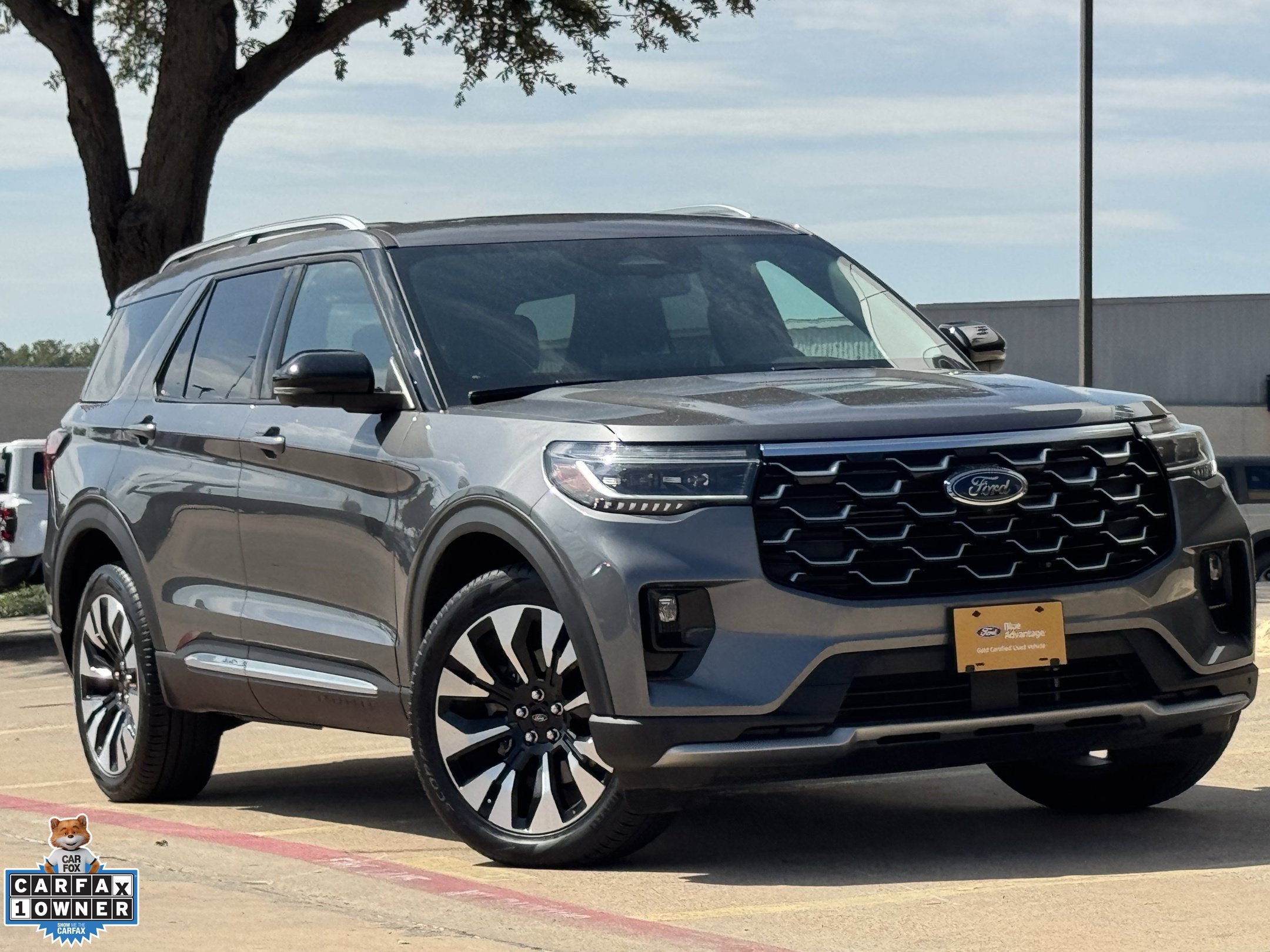 Certified 2025 Ford Explorer Platinum w/ LUX Leather Package AWD/4WD image 2